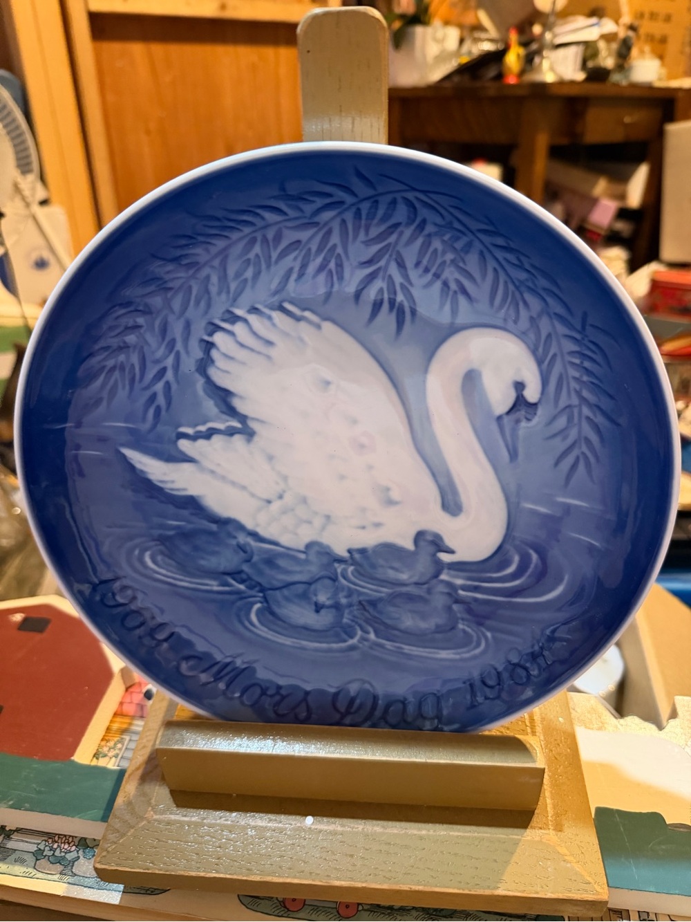 Blue Porcelain Swan Decorative Plate โ Collector Accent